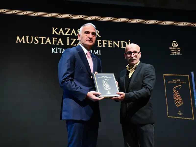 Ayasofya'nın Hattatı Kazasker Mustafa İzzet Efendi Kitabı Yayınlandı