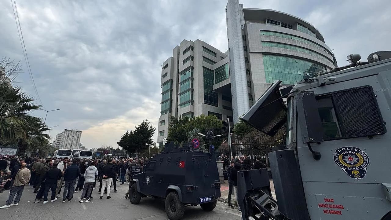 Akdeniz Belediye Başkanı Sarıyıldız'a Yerine Görevlendirme