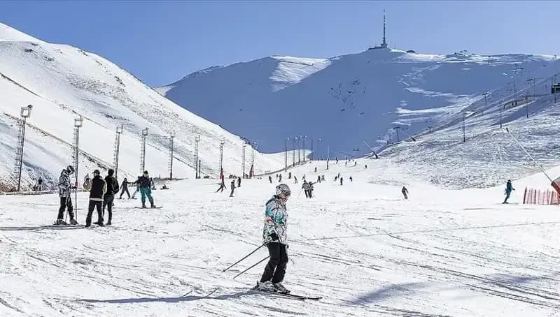 Palandöken'de Kayak Tutkunlarına Müjde: Kar Kalınlığı Rekor Kırdı!