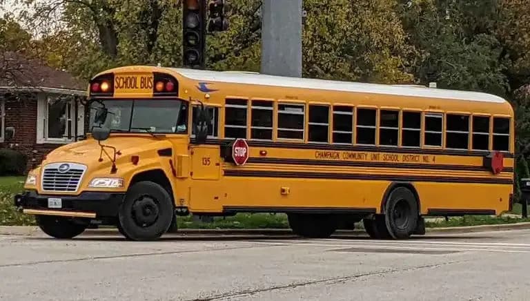 ABD'de Okul Otobüsü Devrildi: Hayatını Kaybeden Bir Kişi Var