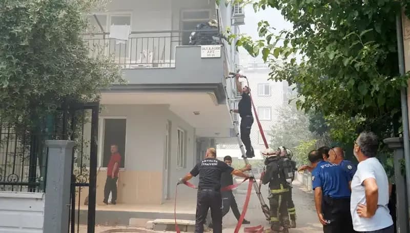 Arkadaş Kavgası Daireyi Alev Alev Yaktı: Yangın Anları Kamerada