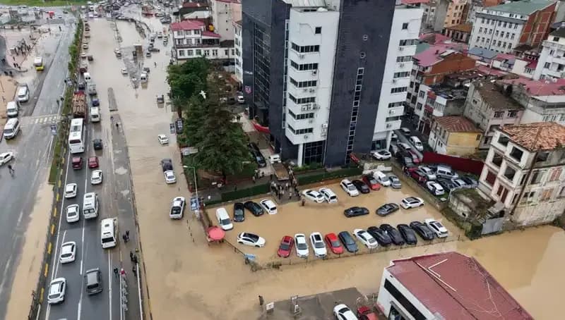 Trabzon’da Sel Felaketi: Kayıp Kişi İçin Arama Kurtarma Çalışmaları Devam Ediyor