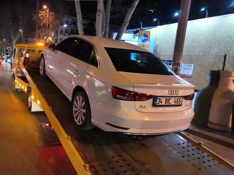 Kadıköy'de Makas Atan Sürücüye 90 Bin Lira Ceza Kesildi
