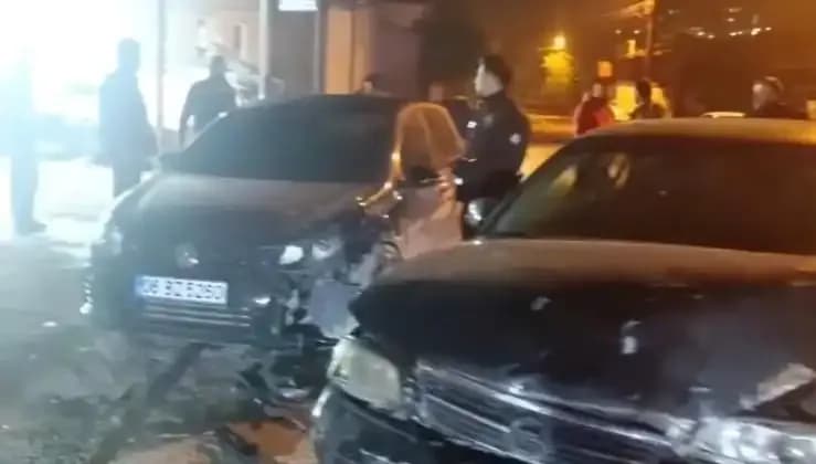 Çevirmeden Kaçmaya Çalışan Araç, Feci Kazaya Neden Oldu