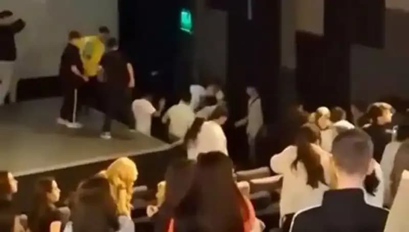 Rapçi Çakal'ın Hayranları Arasında Yaşanan Tartışmalar Büyüyor!