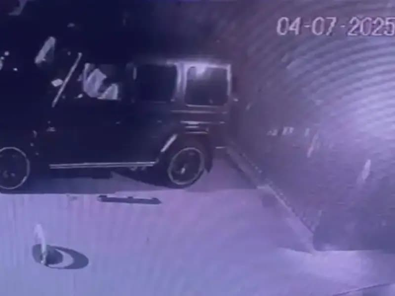 Sarıyer'de 30 Milyonluk Lüks Cipler İtfaiye Ekipleri Tarafından Kurtarılamadı!