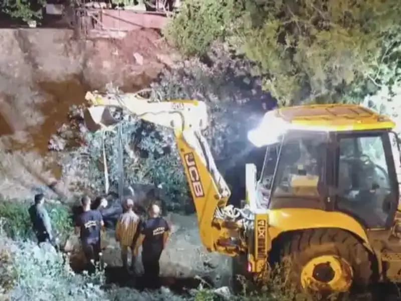 Hatay'da İnek İçin Yapılan Tüm Kurtarma Operasyonları Yürekleri Isıttı