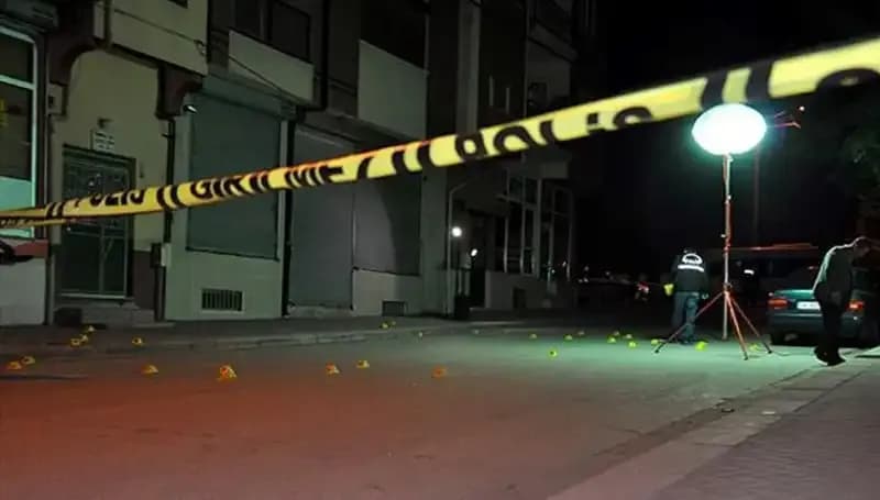 Aksaray’da Şok Kaza: Fren Yerine Gaza Bastı, Markette Faciaya Yol Açtı