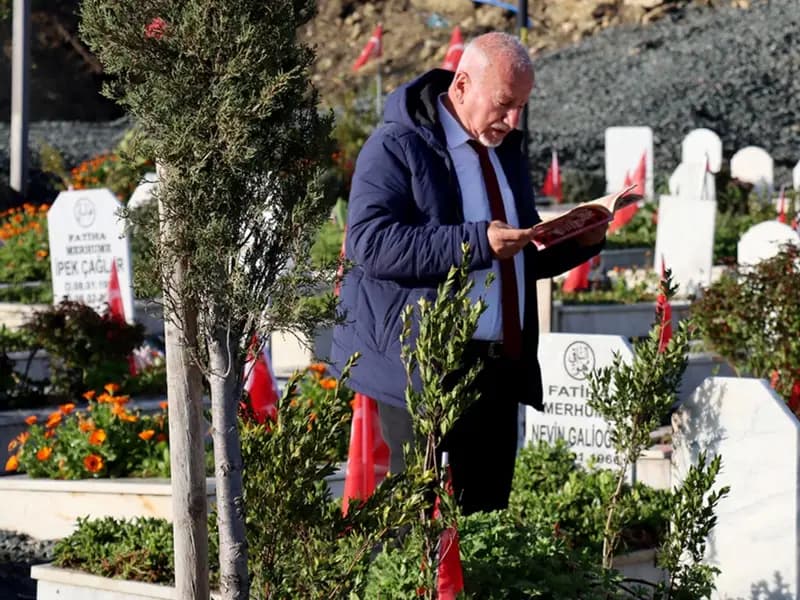 Hatay'da Deprem Mezarlığında Bayram Ziyareti Yapıldı