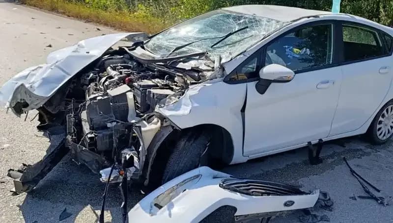 Çanakkale'deki Korkunç Trafik Kazasında İki Kişi Yaralandı