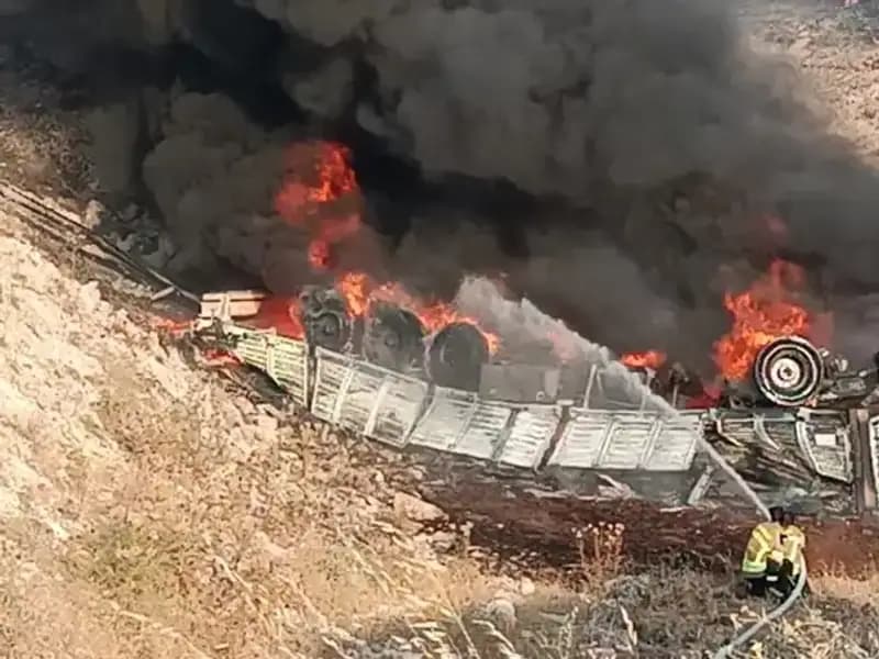 ** Şarampole Devren Araçta Yangın: Olayın Ardında Ne Var?**