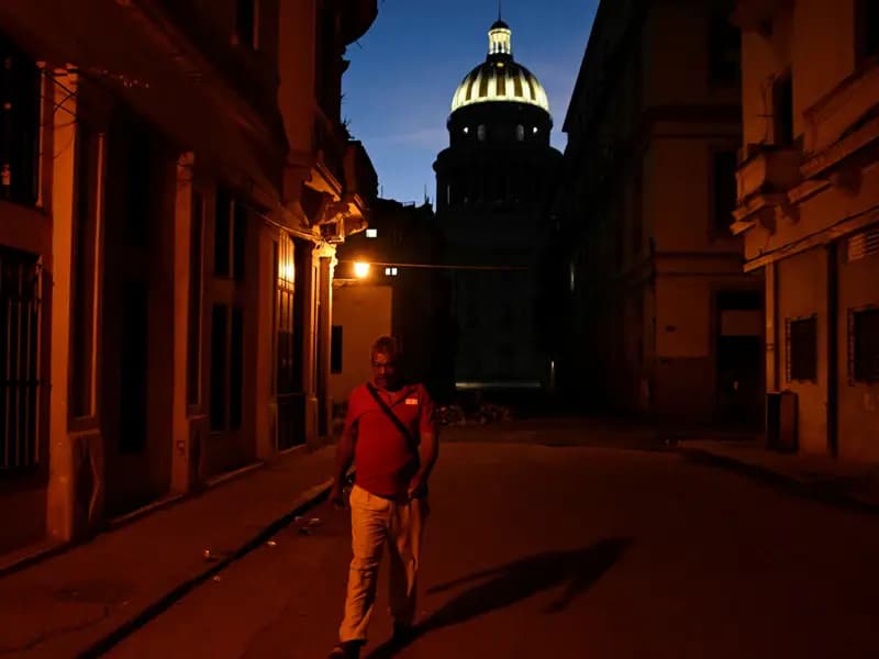 Küba, Petrol Krizi ve Yalnızlıkla Savaşırken Zor Günler Geçiriyor