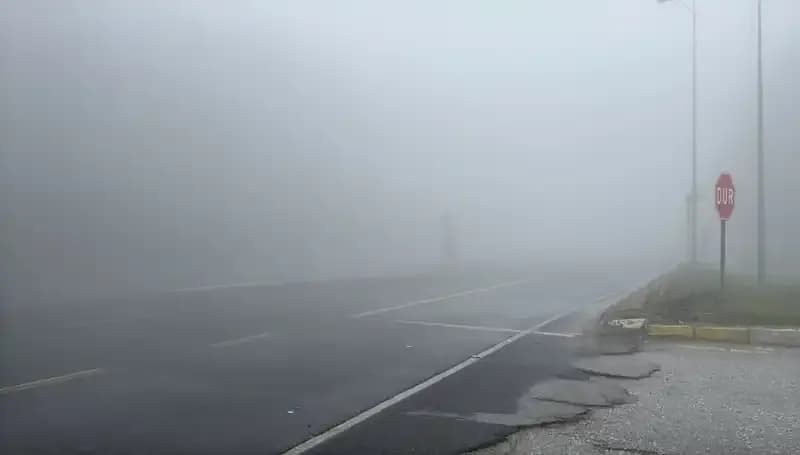 Bolu Dağı'nda Yoğun Sis: Görüş Mesafesi 20 Metreye Düştü!