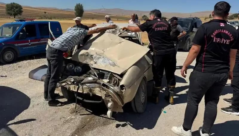 Kahramanmaraş’ta Kamyonet ve Otomobil Çarpıştı: Yaralılar Hastaneye Kaldırıldı