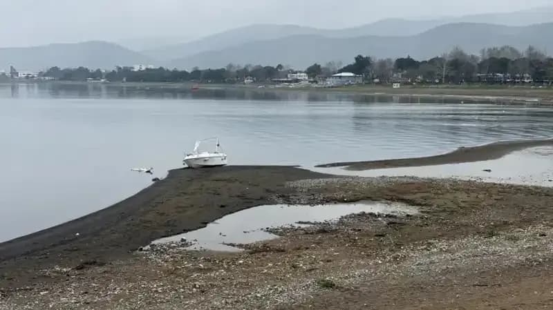 İznik Gölü'nde Kuraklık Alarmı: Yağışlar Yetersiz Kalıyor!