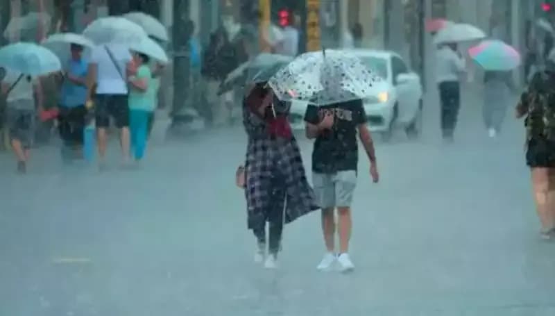 İstanbul'da Beklenen Sağanak Yağış ve Yangın Bölgesinde Kuvvetli Rüzgar Uyarısı