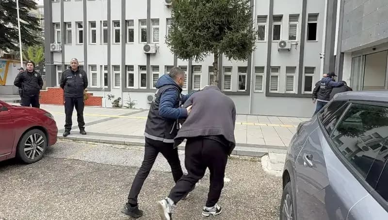 10 Bin Sentetik Ecza Hapı Ele Geçirildi: 20 Şüpheli Gözaltına Alındı