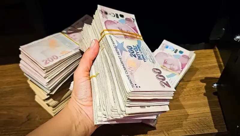 Türkiye'de Mevduatta 12 Trilyon Lira Yer Alıyor: Ekonomide Dönüşüm Müjdesi Mi?