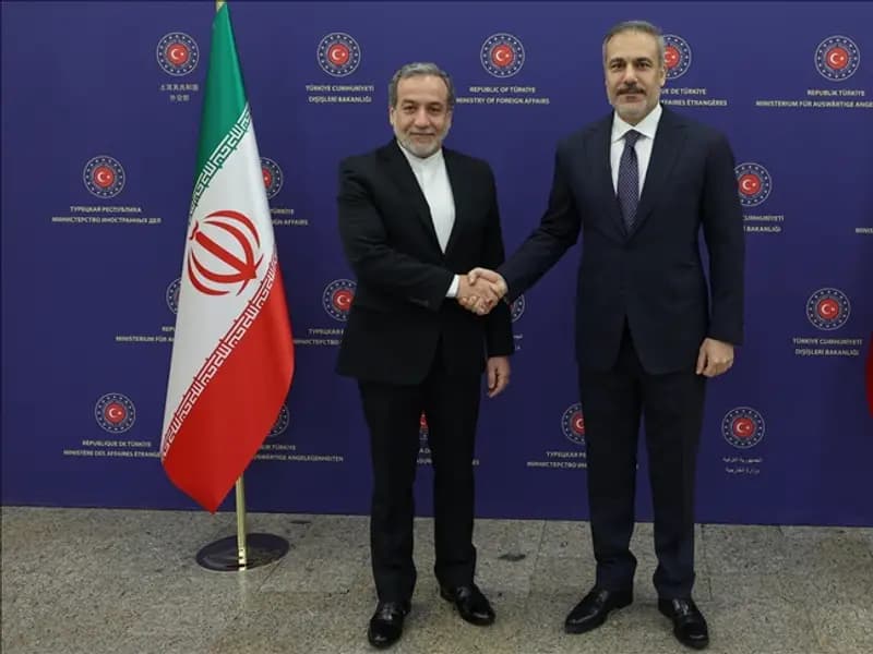 Dışişleri Bakanı Fidan, İranlı Mevkidaşı Arakçi ile Görüştü