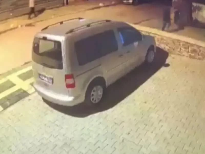 Kadıköy'de Merdivenle Soygun: İki Kadın Bağlandı, Altınlar Çalındı