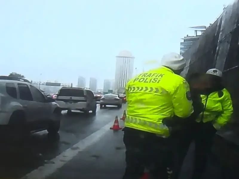 Küçükçekmece'de Seyir Halindeyken Boğulma Tehlikesi Geçirdi