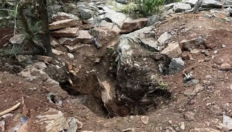 Eski Vali ve Emekli Albay Define Arayışında Suç Üstü Yakalandı