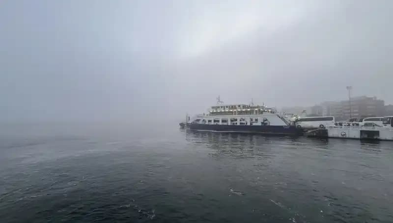 Çanakkale Boğazı'nda Yoğun Sis Nedeniyle Transit Gemi Geçişleri Durduruldu