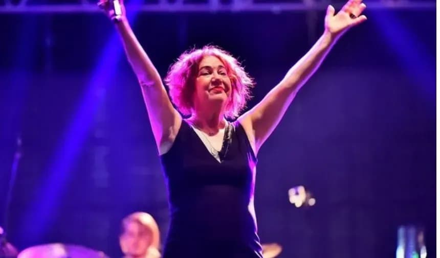 Nazan Öncel, Bursa Konserini İptal Etti: Sevenlerine Üzgün Olduğunu Duyurdu