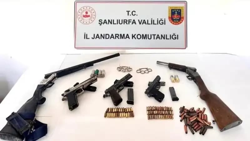 Şanlıurfa'da Ruhsatsız Silah Operasyonu: 5 Tutuklama ve Gizli Ağlar