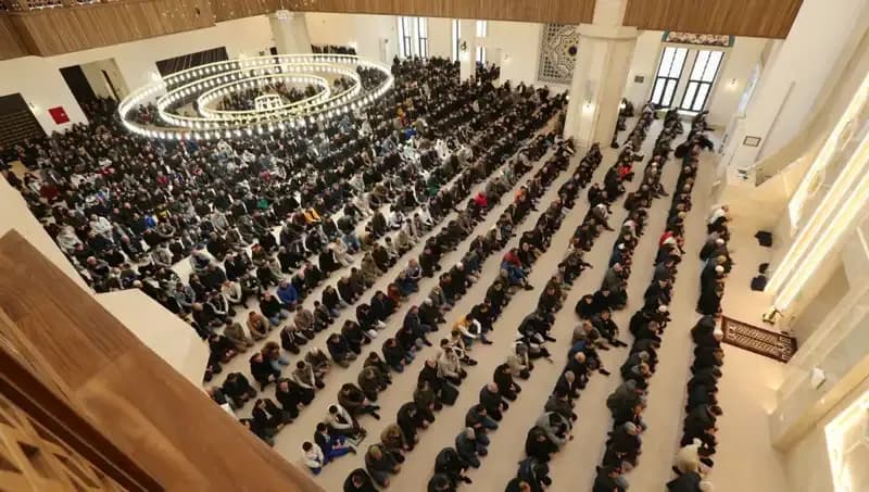 Cuma Namazı 4 Nisan 2025: İstanbul, Ankara ve İzmir Saatleri