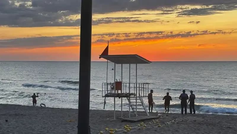 İnkumu'nda Deniz Akıntısı Nedeniyle Panik Yaşandı: Detaylar Burada!