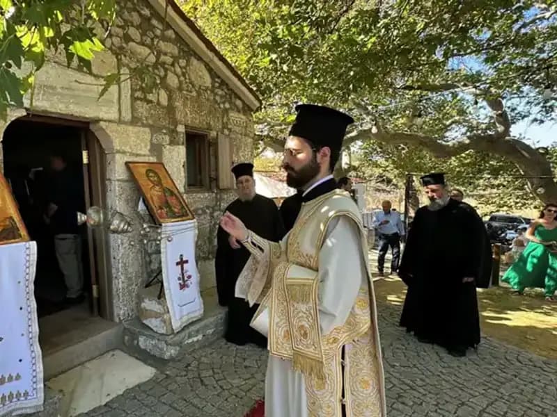 Bozcaada'da Geleneksel Aya Paraskevi Günü Ayini Renkli Görüntülere Sahne Oldu