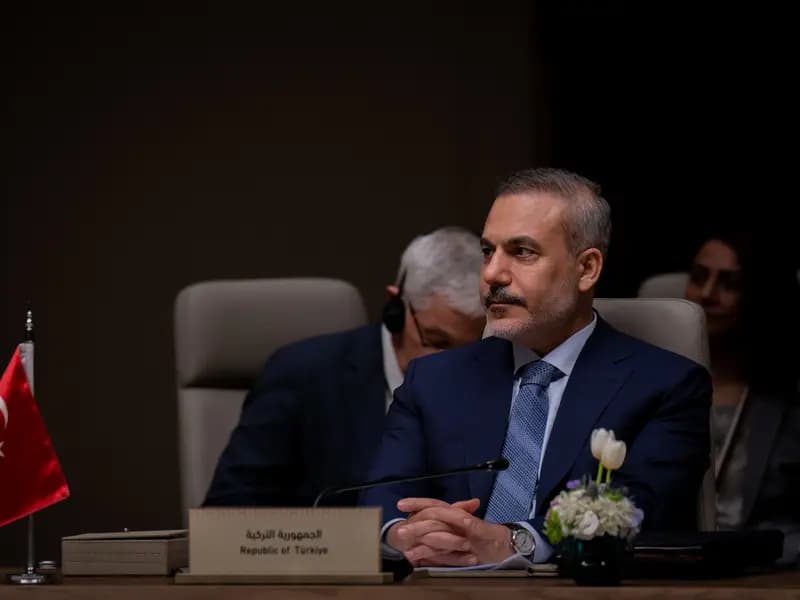 Riyad'daki Bakanlar Toplantısında Füze Alarmı: Hakan Fidan da Oradaydı