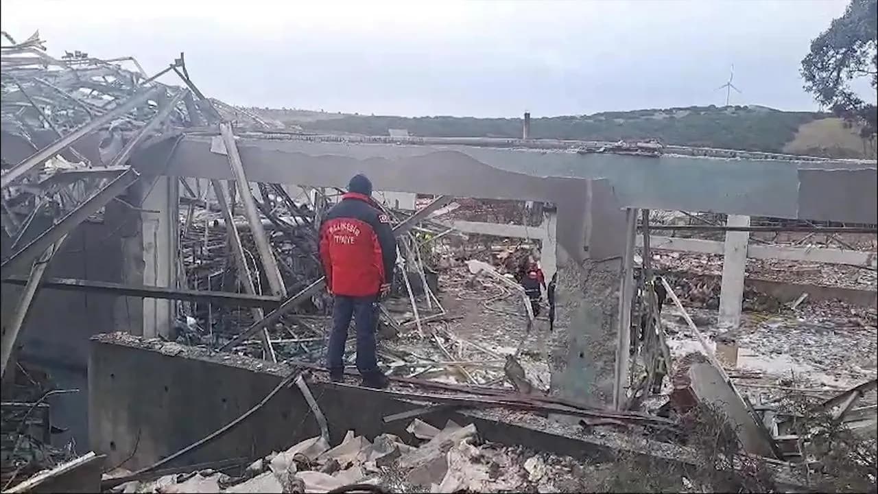 Balıkesir'de Patlayıcı Madde Üreten Fabrikada Patlama