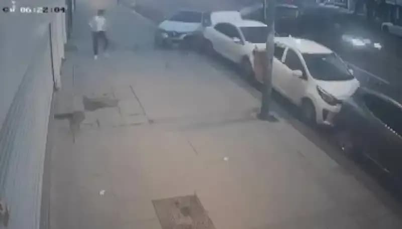 Direksiyon Kontrolünü Kaybetti: Park Halindeki Araçlar Ziya Geçirdi!