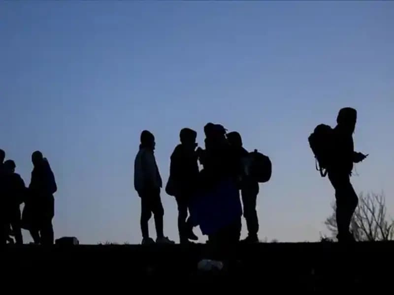 Kırklareli'nde 13 Düzensiz Göçmen Ele Geçirildi: Sınır Güvenliği Artıyor!