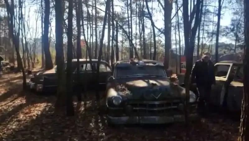 Amerika'daki Mucizevi Dönüşüm: 4 Katlı Evdeki Araç Mezarlığı