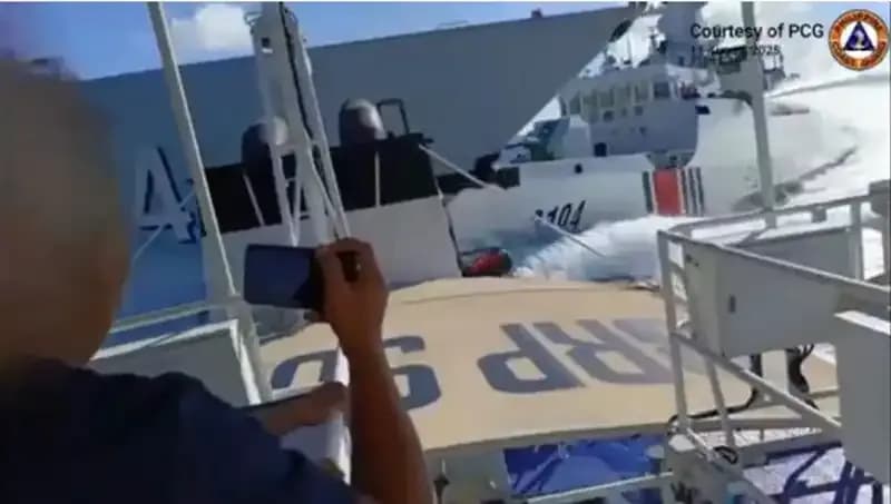 Çin Sularında Şok Çarpışma: İki Gemi Birbirine Çarptı