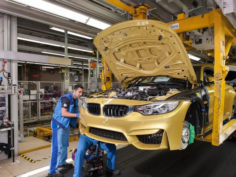 BMW, Yangın Riski Nedeniyle Yüz Binlerce Aracı Geri Çağırıyor