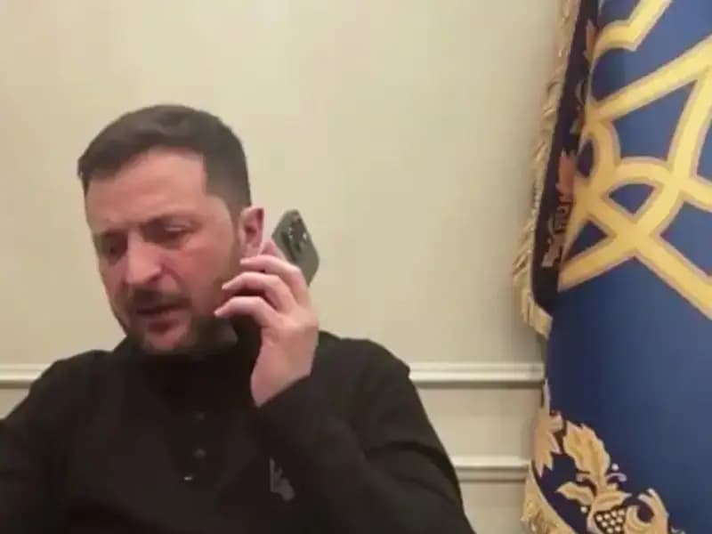 Zelenski'nin Basın Toplantısı Esnasında Macron'dan Beklenmedik Telefon: Ne Anlama Geliyor?