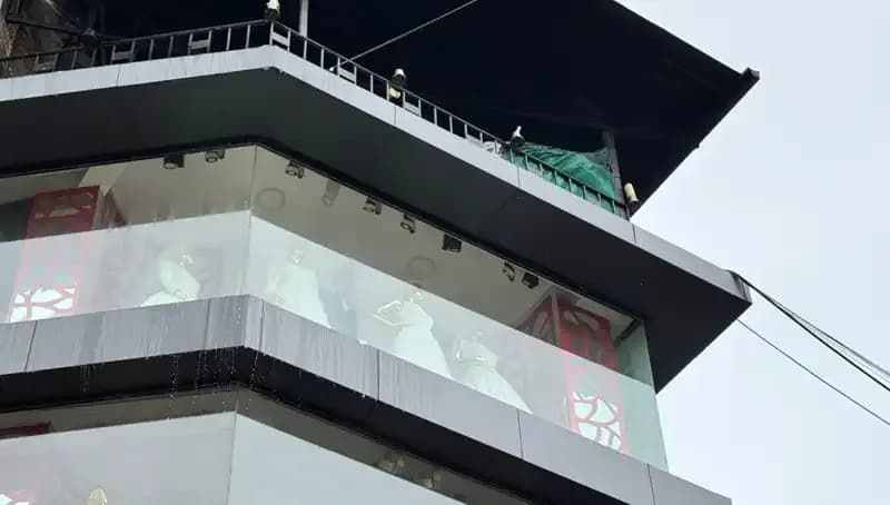 Giyim Mağazasında Yangın Korkusu: Alışveriş Çığlığıyla Çıkışa Zorlandılar