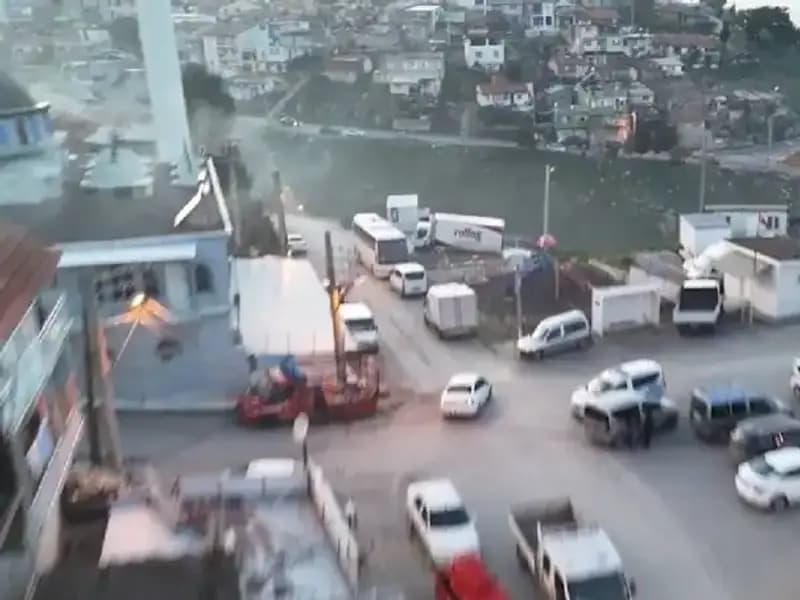 İzmir'de Şaşırtan Operasyon: 99 Gözaltı ile 133 Tutuklama Gerçekleşti