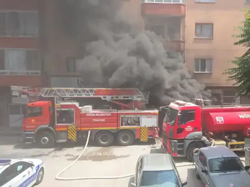 Niğde'de Beyaz Eşya Deposunda Korkutan Yangın: Olayın Detayları