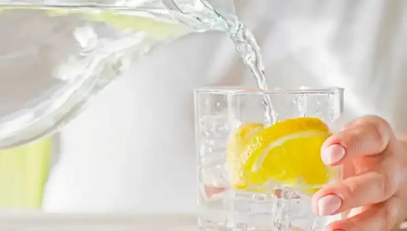 Limonlu Su Tüketmenin Bilinmeyen Faydaları: Sağlığınıza Limonlu Su ile Şifa Katın