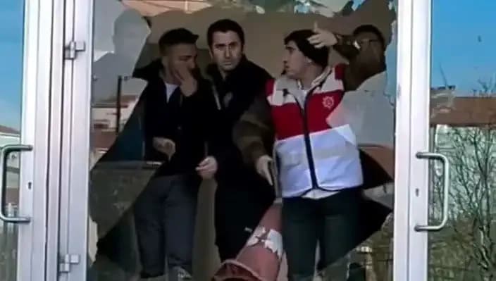 Maçta Gergin Anlar: Taraftar Çatışması Stadyumu Sarsıyor