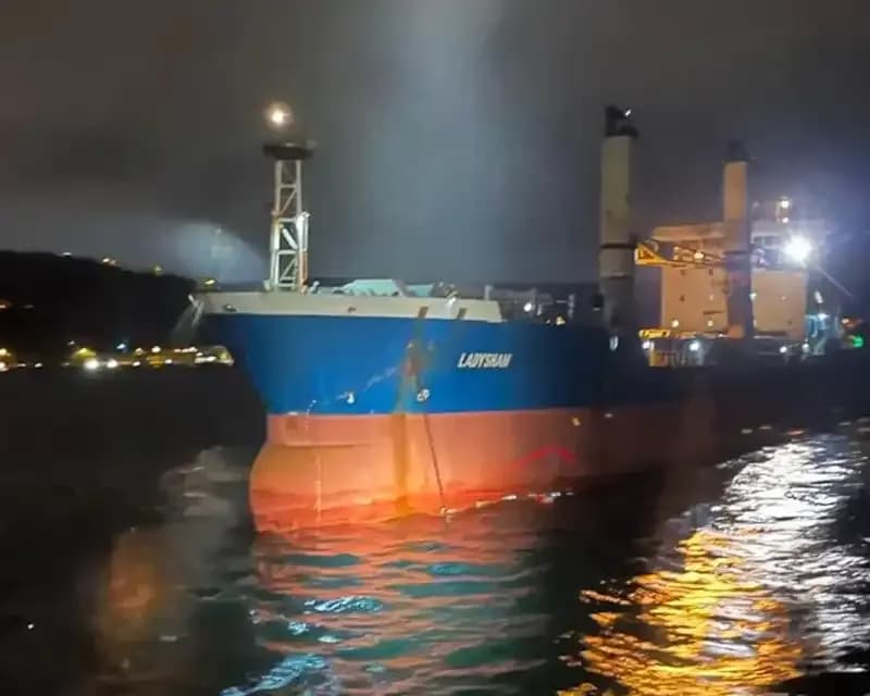 İstanbul Boğazı’nda Kuru Yük Gemisi Arızası: Ulaşımda Geçici Aksamalar!