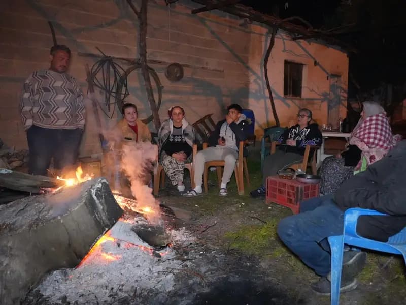 Denizli Buldan'da 5.1 Büyüklüğünde Deprem: Artçılar Korkuttu