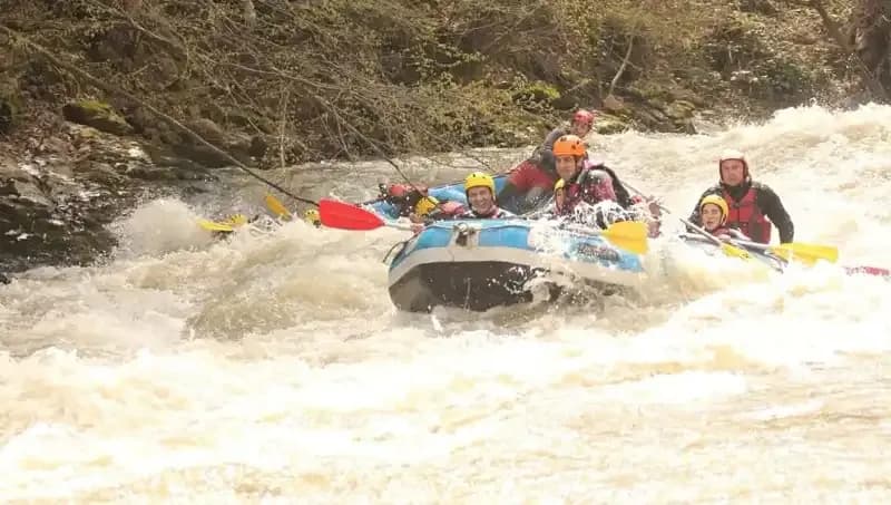Debi Artışı Rafting Tutkunlarını Nehir Kenarına Çekiyor