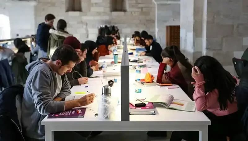 Üniversitelerin 2023-2024 Eğitim Yılı Başlangıç Tarihleri Açıklandı