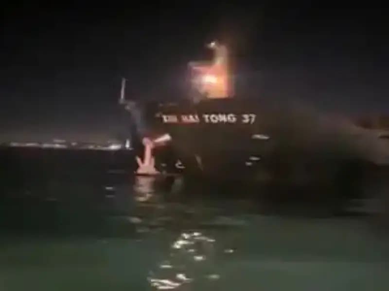 Ahırkapı Limanı’nda Görülen Yük Gemisi Karaya Oturdu, Olay Yerinde Neler Yaşandı?